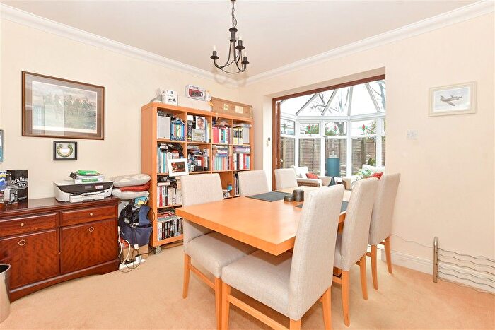 4 Bedroom Detached House For Sale In The Stennings, East Grinstead, West Sussex, RH19