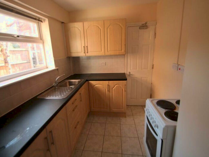 1 Bedroom House To Rent In Norman Terrace, Leeds, LS8