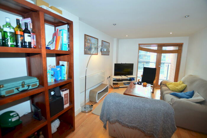 2 Bedroom Apartment To Rent In Mackenzie House Leeds Dock Parking Included, LS10