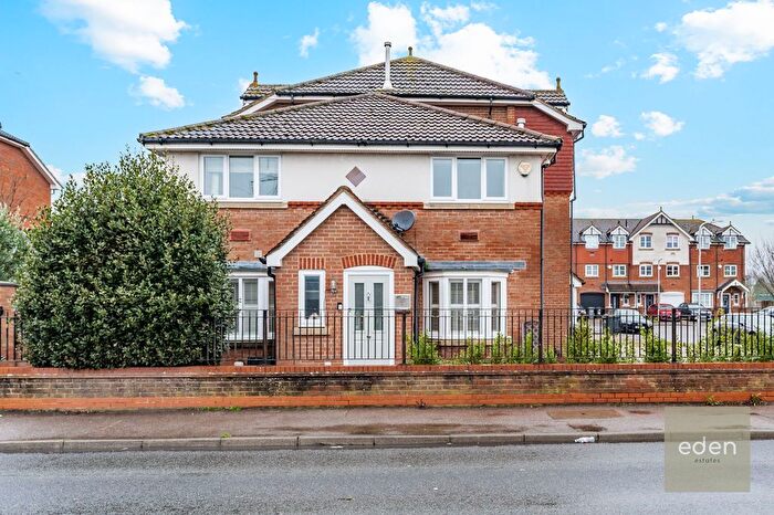 3 Bedroom End Terrace House For Sale In Lewis Mews, Snodland, ME6