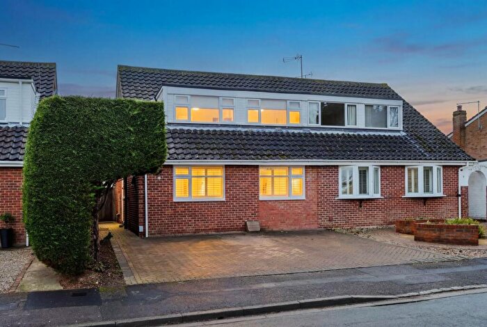 4 Bedroom Semi Detached House For Sale In Telford Crescent, Woodley, RG5