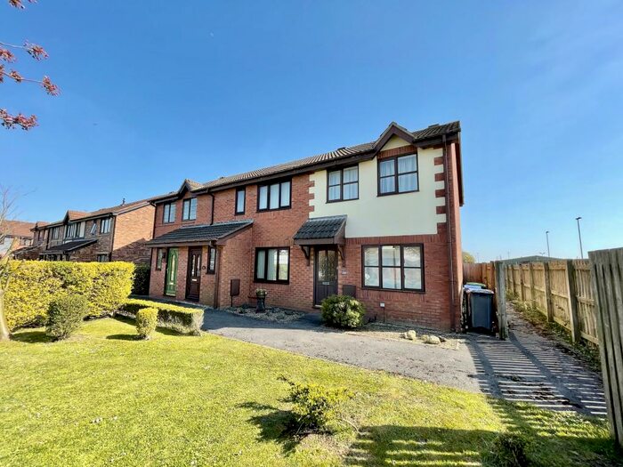 2 Bedroom House To Rent In Oakwood Close, Blackpool, FY4