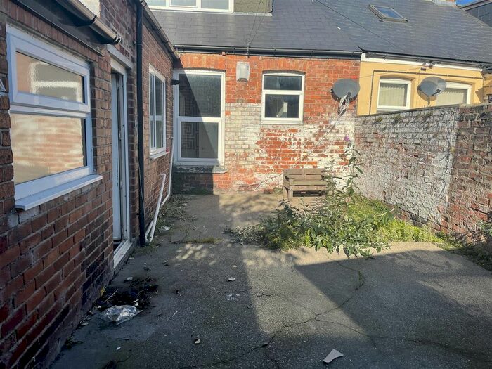 Studio To Rent In Hendon Burn Avenue, Sunderland, SR2