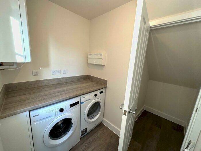 3 Bedroom Detached House For Sale In Harvest Road, Market Harborough, Leicestershire, LE16