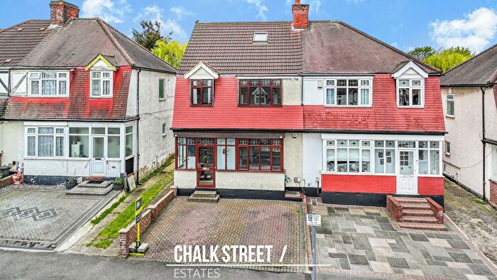 4 Bedroom Semi Detached House For Sale In Carlton Road, Gidea Park, RM2