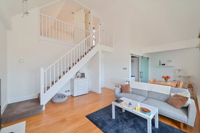 3 Bedroom Apartment To Rent In London, E1W