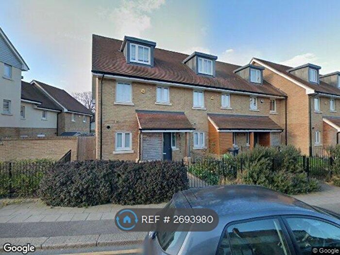 3 Bedroom End Terrace House To Rent In Tanners Lane, Barkingside, Ilford, IG6