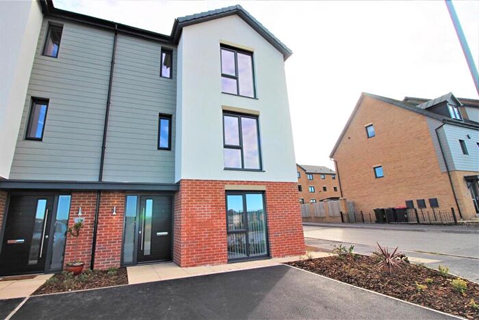 3 Bedroom Town House To Rent In Cherry Wood Way, Waverley, S60