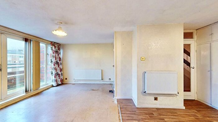 3 Bedroom Maisonette For Sale In Ollerton Green, London, E3