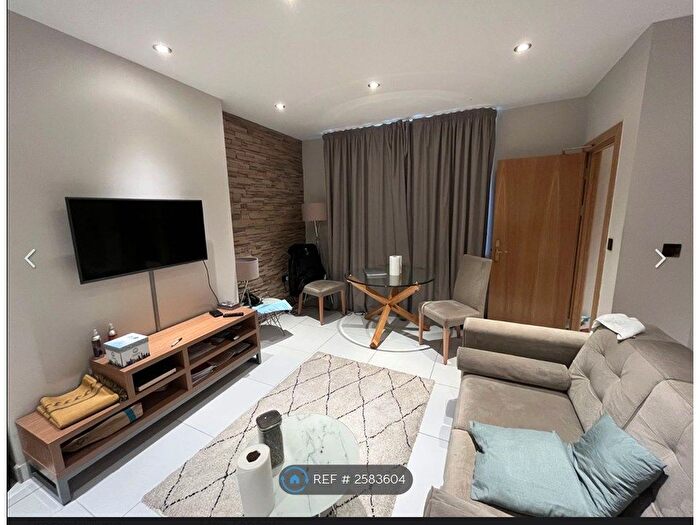 1 Bedroom Flat To Rent In Basinghall, Leeds, LS1