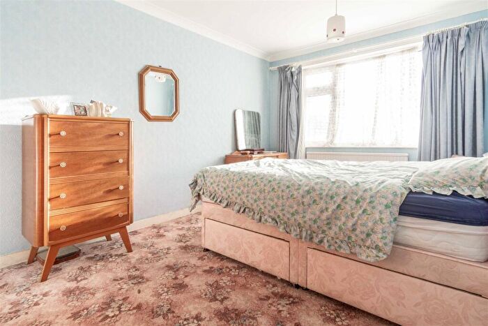 2 Bedroom Semi-Detached Bungalow For Sale In Beech Close, Leeds, LS25