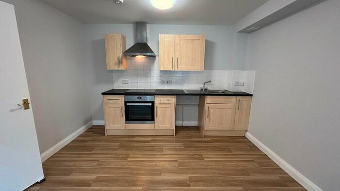 2 Bedroom Apartment To Rent In Palace Close, LE12