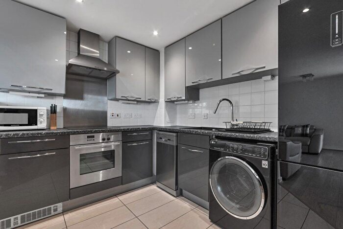 2 Bedroom Flat To Rent In Forest Lane, Stratford, E15