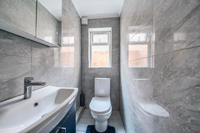 4 Bedroom Detached House For Sale In Primrose Hill, Kings Langley, WD4