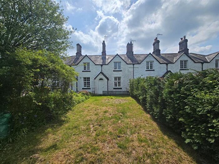 2 Bedroom Cottage For Sale In Tavistock, PL19