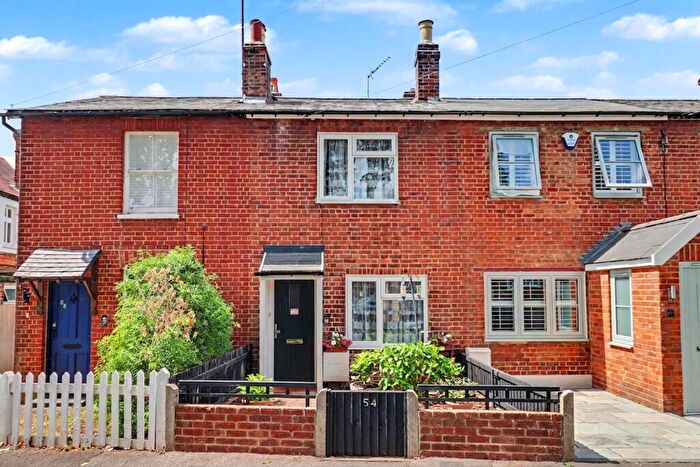 3 Bedroom Terraced House For Sale In Common Road, Claygate, KT10