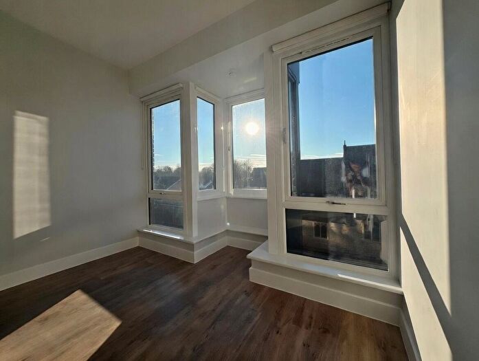 1 Bedroom Flat To Rent In - London Road, Camberley, GU15