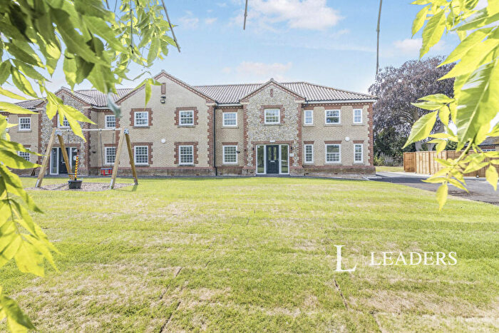 2 Bedroom Flat To Rent In The Street, Catfield, NR29