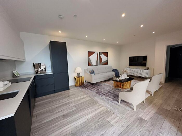 1 Bedroom Apartment To Rent In Bath Road, Slough, Berkshire, SL1