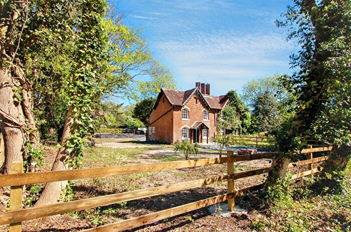 2 Bedroom Semi-Detached House For Sale In Shipbourne Road, Tonbridge, TN10