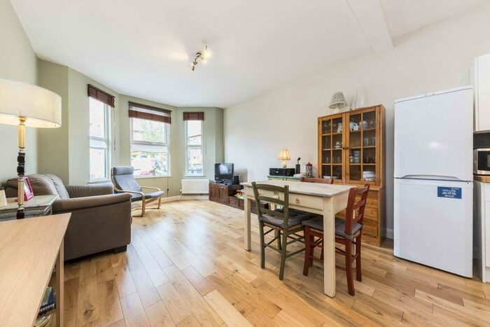2 Bedroom Flat To Rent In Coldershaw Road, London, W13
