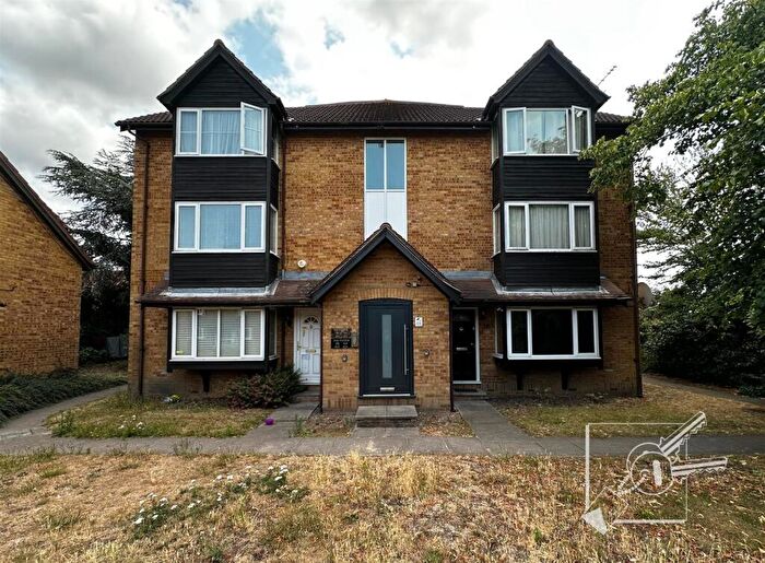 Studio To Rent In Knights Manor Way, Dartford, DA1