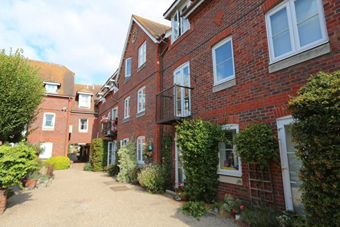 2 Bedroom Flat For Sale In Gange Mews, Middle Row, Faversham, ME13