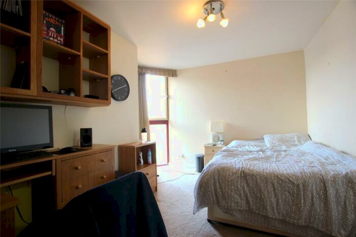 1 Bedroom Property To Rent In China Court, Asher Way, London, E1W