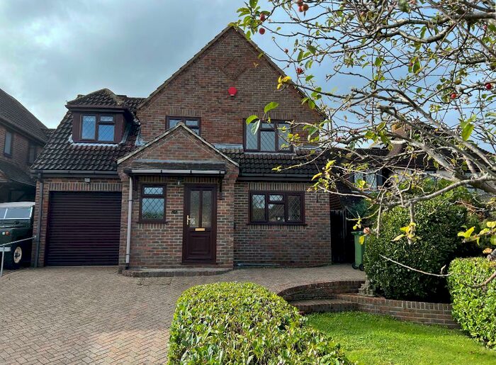4 Bedroom Detached House To Rent In Chandlers Way, Steyning, West Sussex, BN44