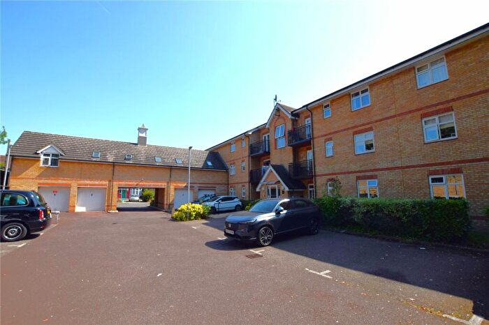 2 Bedroom Apartment To Rent In Mossford Green, Barkingside, Ilford, IG6