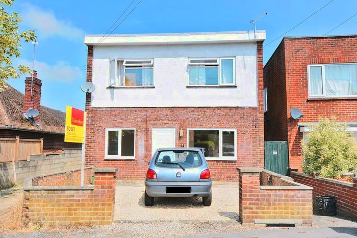 3 Bedroom Apartment To Rent In Newbury, Berkshire, RG14