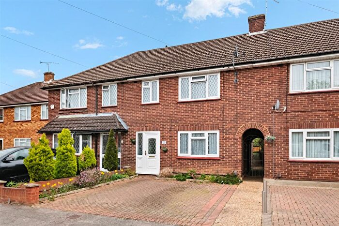 3 Bedroom Terraced House For Sale In Grosvenor Avenue, Hayes, UB4