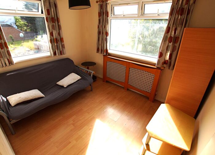 1 Bedroom Flat To Rent In Green Lanes, London, N13