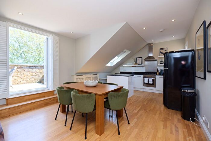 3 Bedroom Flat For Sale In Santos Road, London, SW18