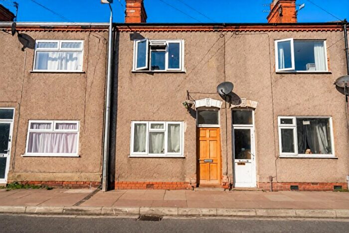 3 Bedroom Terraced House For Sale In Rutland Street, Grimsby, DN32
