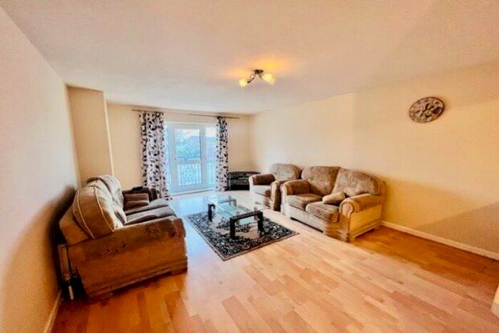 1 Bedroom Flat To Rent In Cheetham Hill Road, Manchester, M8