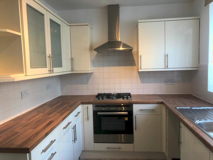 2 Bedroom Flat To Rent In Upper Richmond Road, London, SW15