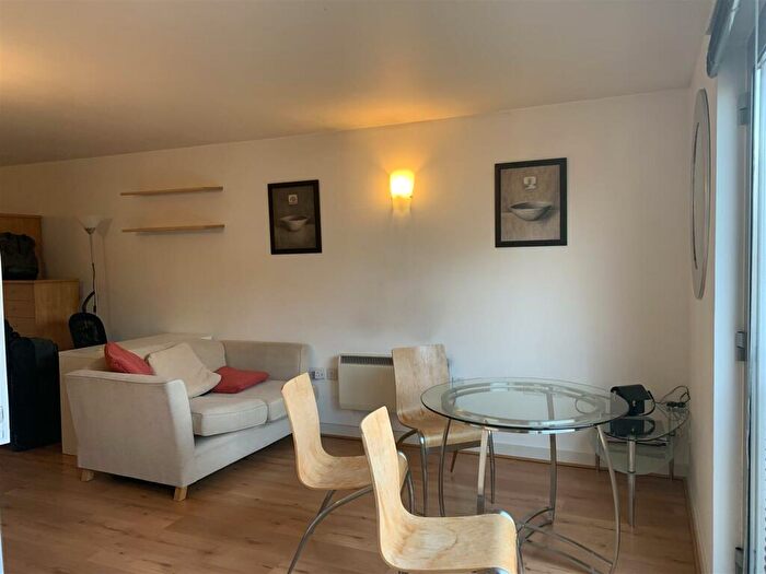 Studio To Rent In Deals Gateway, London, SE13