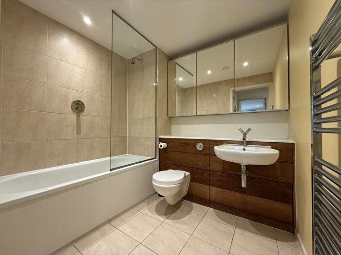 2 Bedroom Apartment To Rent In Castlegate, Chester Road, Manchester, M15