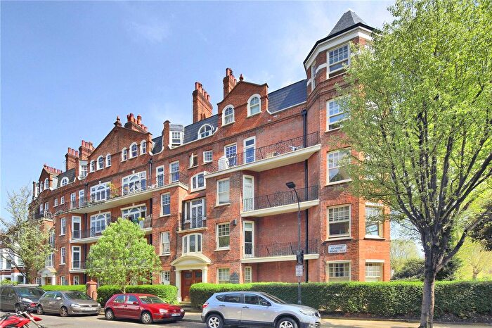 3 Bedroom Flat For Sale In Aynhoe Mansions, Aynhoe Road, London, W14