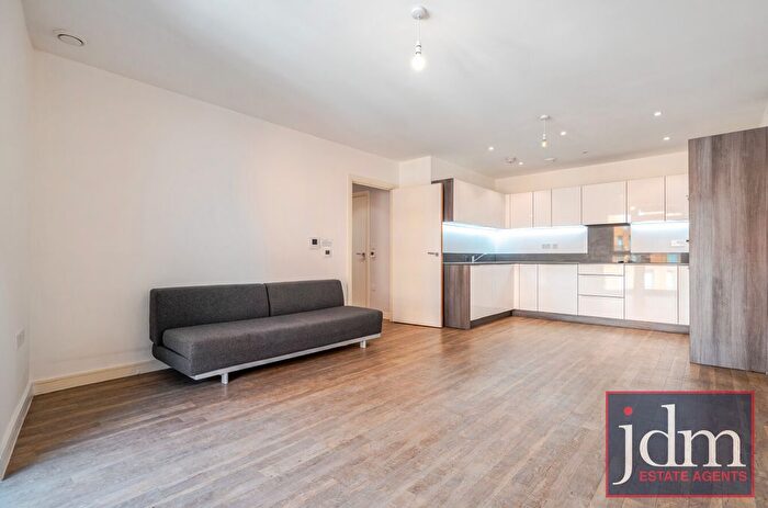 2 Bedroom Flat To Rent In Cable Walk, London, SE10