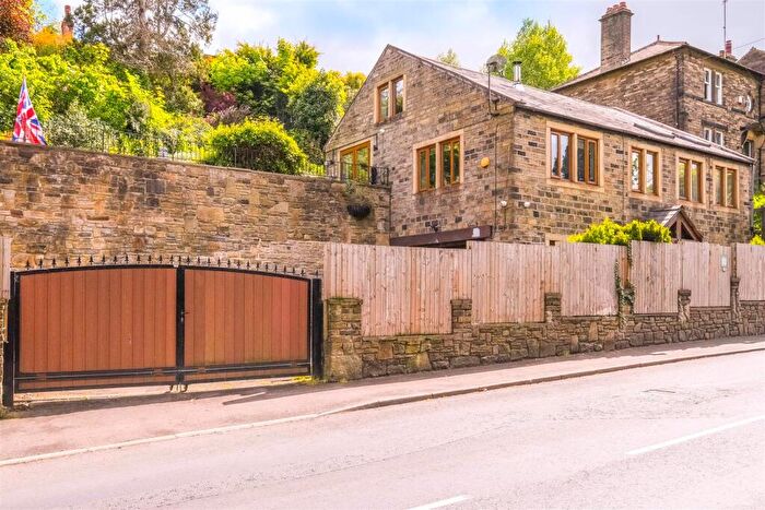 3 Bedroom Detached House For Sale In Burnley Road, Luddendenfoot, Halifax, HX2