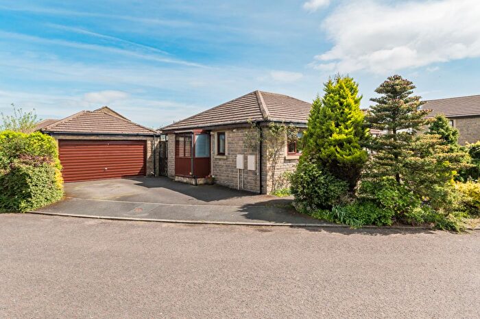 2 Bedroom Bungalow For Sale In Appleton Close, Eldwick, Bingley, West Yorkshire, BD16