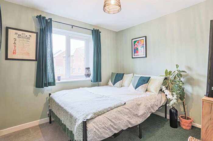 2 Bedroom Detached House For Sale In Sakura Walk, Seacroft, Leeds, LS14