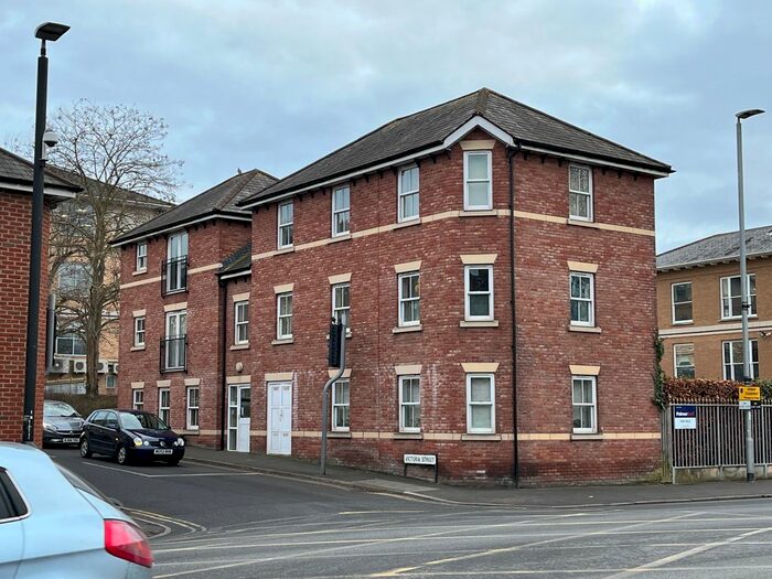 2 Bedroom Flat To Rent In Victoria Street, Taunton, TA1