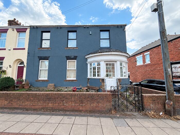 3 Bedroom Flat For Sale In Railway Terrace, Sunderland, SR4