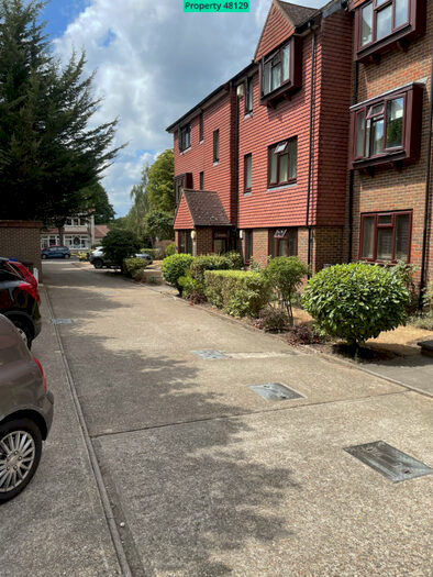 2 Bedroom Ground Flat To Rent In Chandler Court, Holmwood Gardens, Wallington, SM6