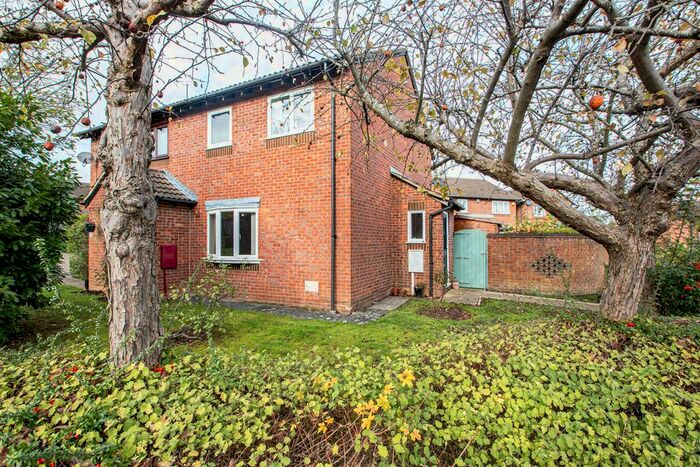 3 Bedroom Semi-Detached House To Rent In Edgecote, Great Holm, Milton Keynes, MK8