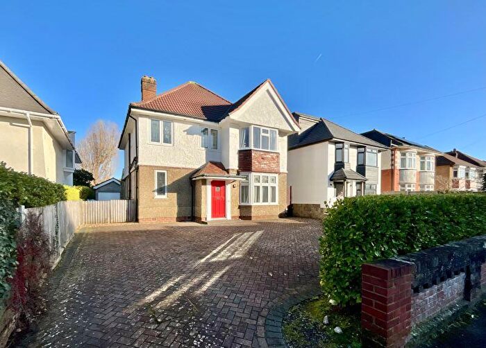 4 Bedroom Detached House For Sale In Newstead Road, Southbourne, BH6
