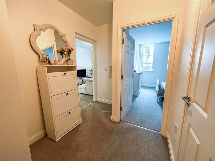 1 Bedroom Apartment For Sale In Ushers Court, Trowbridge, BA14
